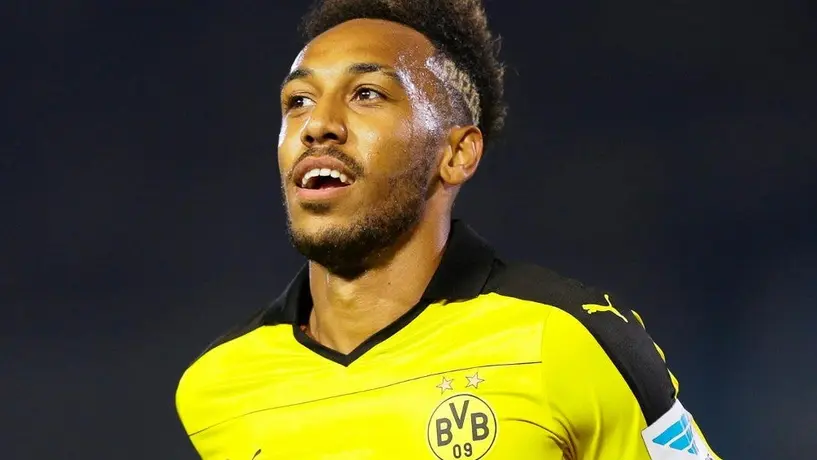 Aubameyang prometió a su abuelo jugar para el Real Madrid