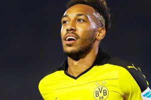 Aubameyang prometió a su abuelo jugar para el Real Madrid