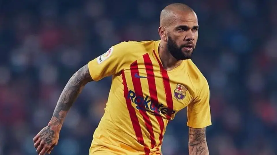 Video: Dani Alves festejó su cumpleaños al ritmo del mariachi