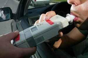 Argentino chocó y rompió récord mundial de alcoholímetro