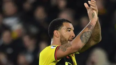 Troy Deeney, exfutbolista del Watford, pasó cuatro días con respirador por Covid-19