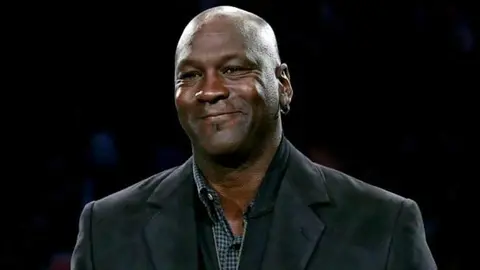 Michael Jordan: Generó polémica en el triunfo de Charlotte Hornets ante Lakers