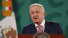 López Obrador: Estatua de AMLO, derribada en Atlacomulco, la 'cuna del PRI'
