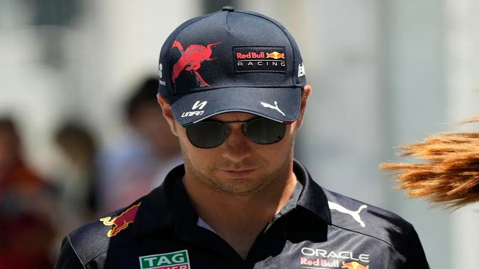 Checo Pérez tras quedar fuera del GP de Canadá: "Irnos en cero duele bastante"