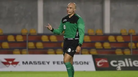 Árbitro del Correcaminos vs Mineros: 'Dejen me recupero cabro...'
