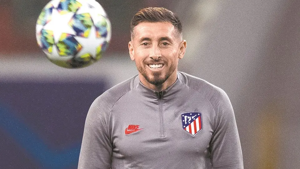 Héctor Herrera: Regresó a los entrenamientos grupales y podrá jugar vs Villarreal