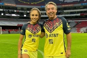 Paola Longoria estuvo en el Azteca con Azcárraga y la plantilla del América