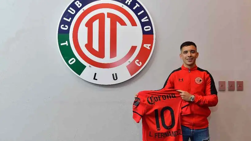 Leo Fernández se lució con interpretación musical en su regreso al Toluca