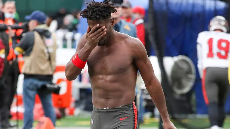 Antonio Brown perdió cerca de 20.5 millones de pesos en premios tras ser cortado