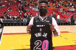 Vinicius Jr fue invitado especial en la remontada de los Miami Heat frente a Detroit Pistons