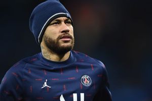 Neymar respondió irónicamente a quienes lo llamaron "borracho" tras anotar hat-trick