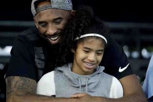 Kobe Bryant: Artista colocó estatua en honor a Black Mamba en el lugar donde falleció