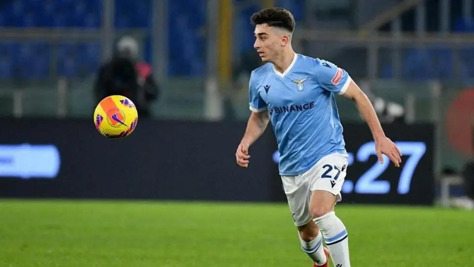 Jugador de la Lazio fue asaltado y agredido junto con su padre en calles de Roma