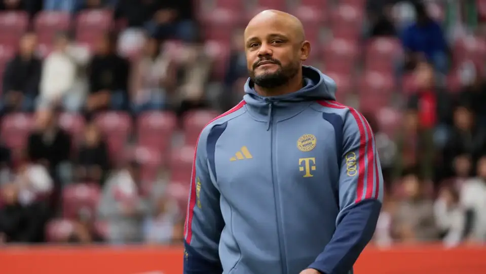 Vincent Kompany, entrenador del Bayern Munich, en partido | AP