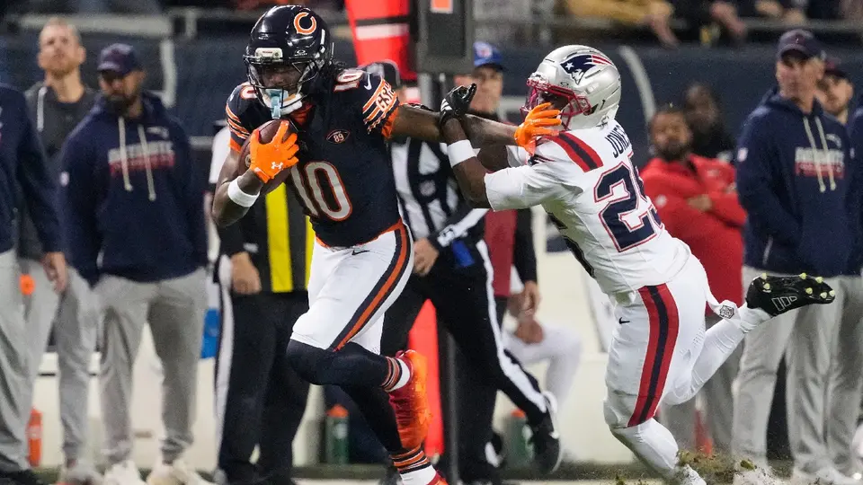 Burden, receptor de los Bears, enfrentando a los Patriots | AP