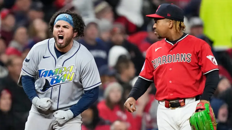 Jonathan Aranda en celebración con los Tampa Bay Rays ante los Cleveland Guardians | AP