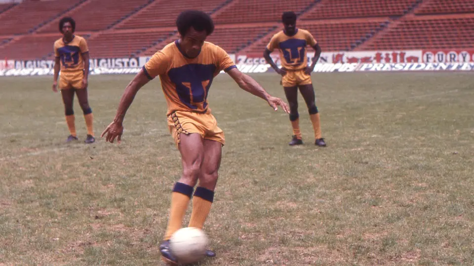 Juan José ‘La Cobra’ Muñante en un entrenamiento con Pumas | MEXSPORT