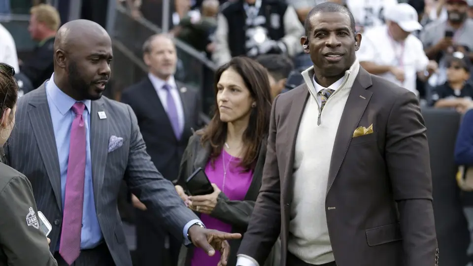 Marshal Faulk y Deion Sanders como narradores de NFL en 2017 | AP