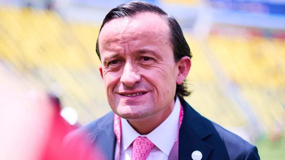 Mikel Arriola, presidente del FMF, manda enérgico mensaje a los árbitros y a la Comisión