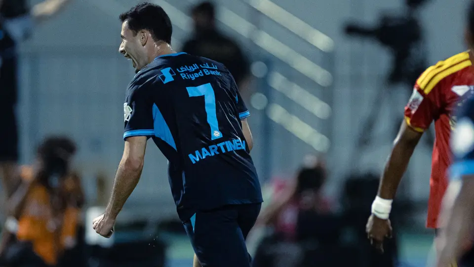 Gabriel Martinelli festeja gol ante el Al-Qadsiah de Julián Quiñones | X: @Alhilal_FC