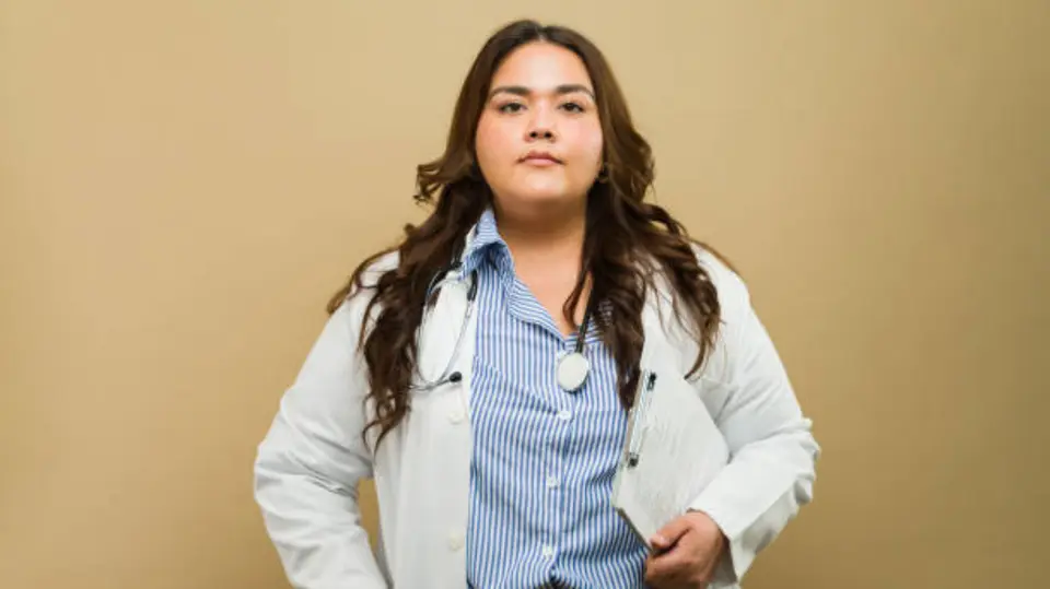 Cada 23 de octubre se recuerda la importancia de los profesionales de la medicina en el sistema de salud mexicano. / iStock