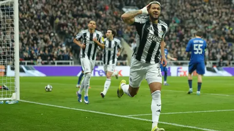 Newcastle elimina al Qarabag; avanza a Octavos de Champions e iguala récord de goles en eliminatorias