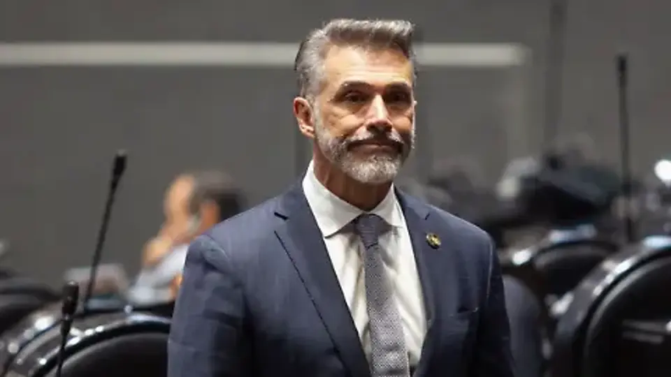 El procedimiento no implica una sanción automática contra el legislador./ RS