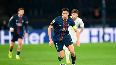 Hakimi durante el partido de PSG ante Metz | AP