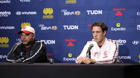 Antonio Mohamed y Marcel Ruiz en conferencia de prensa previo al Campeón de Campeones | IMAGO 7
