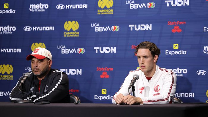 Antonio Mohamed y Marcel Ruiz en conferencia de prensa previo al Campeón de Campeones | IMAGO 7