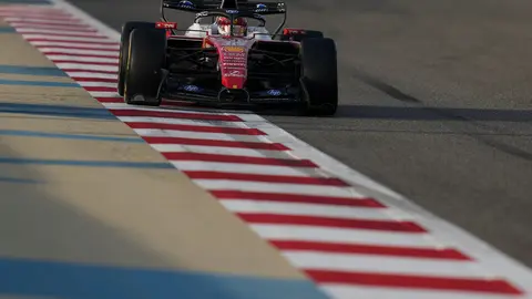 Charles Leclerc durante la pretemporada en Bahréin | AP