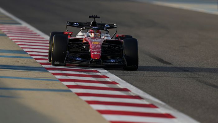 Charles Leclerc durante la pretemporada en Bahréin | AP