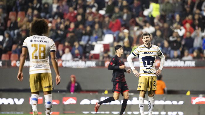 Adalberto Carrasquilla e Ignacio Pussetto en lamento en la visita de Pumas a Tijuana en el Clausura 2026 | IMAGO 7