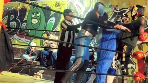 Kariz La Momia y Diluvio Negro Jr. protagonizan inesperada pelea en un evento independiente