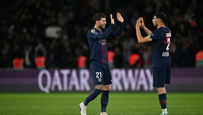 Lucas Hernández y Hakimi durante un partido de PSG en la Ligue 1 | AP