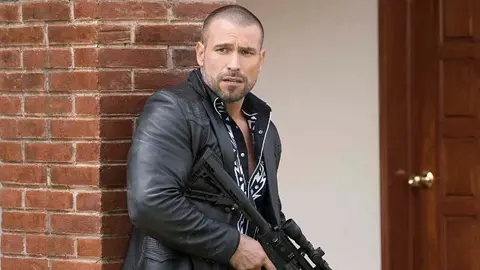 El actor vuelve al género de las narcoseries con un nuevo personaje polémico./ X