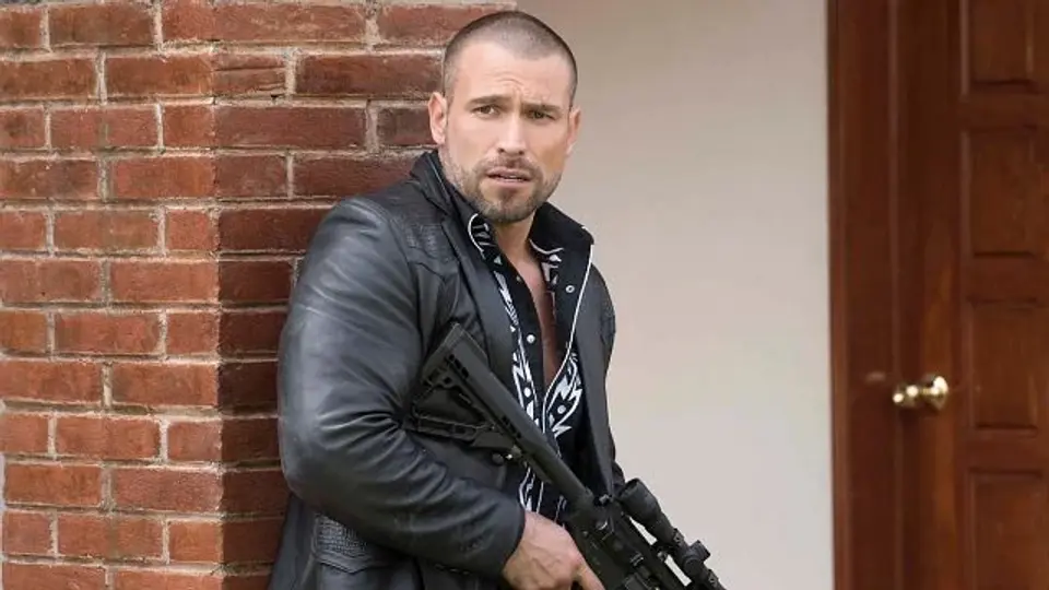 El actor vuelve al género de las narcoseries con un nuevo personaje polémico./ X
