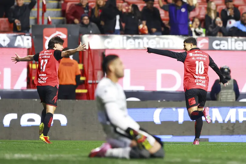 Ramiro Árciga y Kevin Castañeda en festejo de gol en el partido de Tijuana ante Mazatlán | IMAGO 7