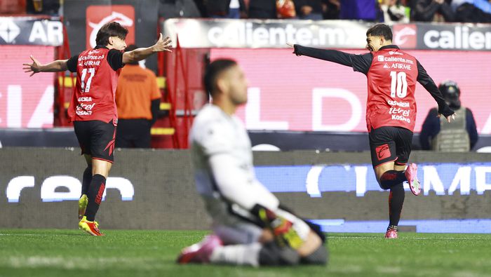 Ramiro Árciga y Kevin Castañeda en festejo de gol en el partido de Tijuana ante Mazatlán | IMAGO 7