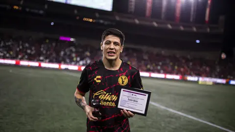 Brandon Moreno en el Estadio Caliente con el uniforme de Xolos | Imago7