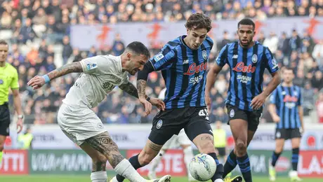 Aficionado del Napoli es apuñalado por su esposa; se encuentra fuera de peligro
