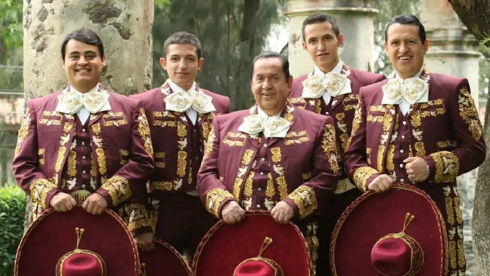 VIDEO: Roban 150 mil pesos al líder del Mariachi Gama Mil en Tlalnepantla