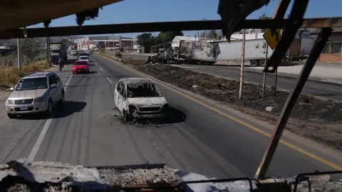 La violencia posterior al operativo impactó distintas ciudades del occidente de México./ AP