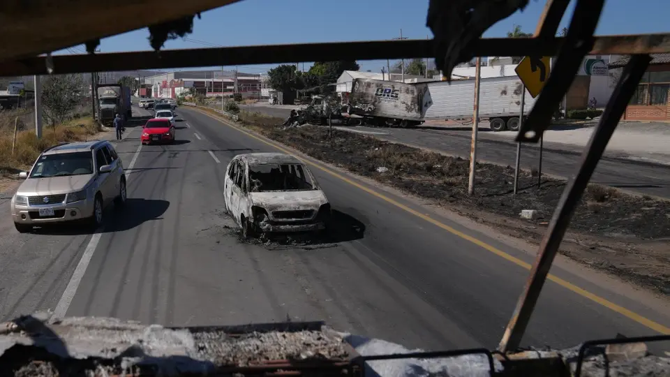 La violencia posterior al operativo impactó distintas ciudades del occidente de México./ AP