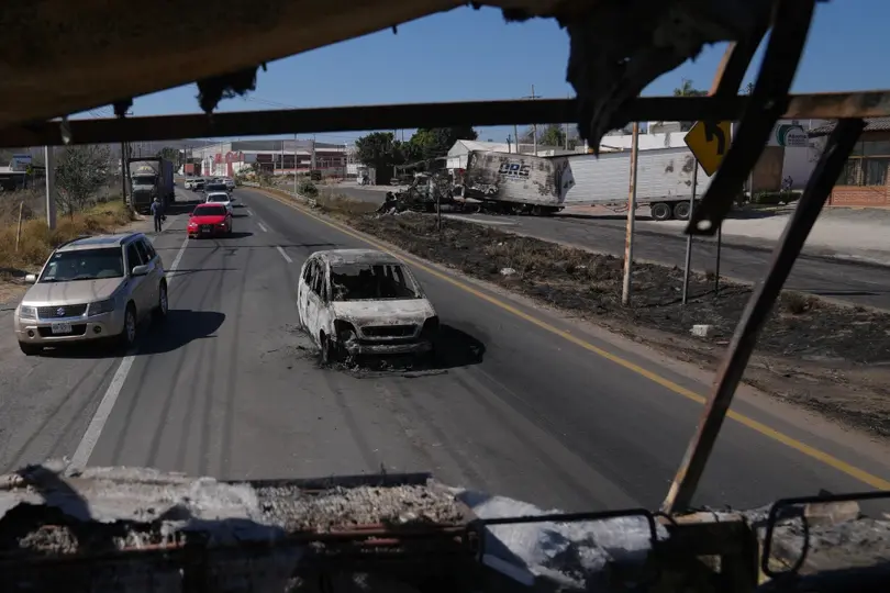 La violencia posterior al operativo impactó distintas ciudades del occidente de México./ AP