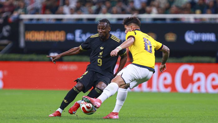 Julián Quiñones en el amistoso contra Ecuador en octubre de 2025 | MEXSPORT