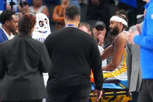 Jugador de los Golden State Warriors sufre escalofriante lesión