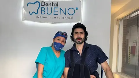 José Ángel Bichir en un consultorio dental mientras recibe atención especializada. / IG @emiliomoralespr