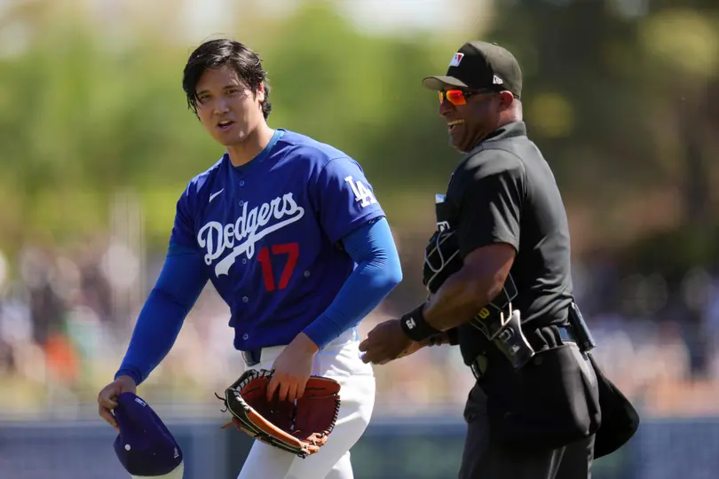 Umpire en partido de Dodgers l AP