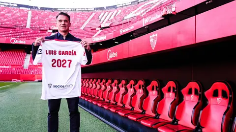 ¡Oficial! Luis García será el nuevo DT del Sevilla reemplazando a Matías Almeyda